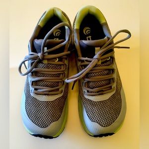 TOPO MT-4 trail running shoe